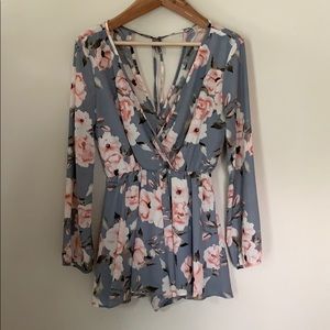 Altar’d state floral romper sz S ✨